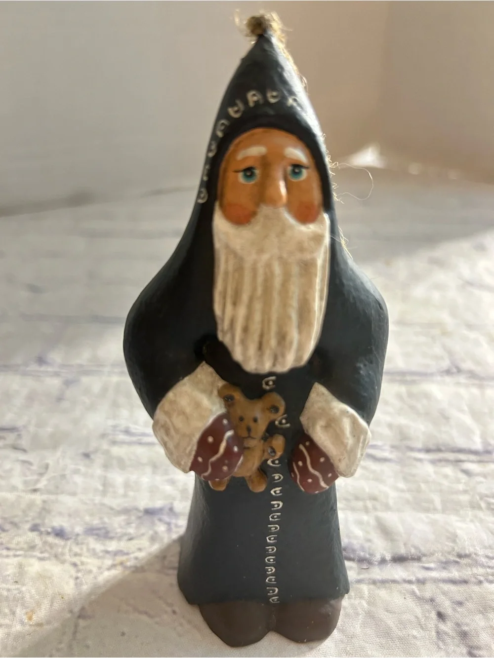 YANKEE BARN VTG WOOD LIKE OLD WORLD SANTA CLAUS HOLDING A TEDDY BEAR ORNAMENT